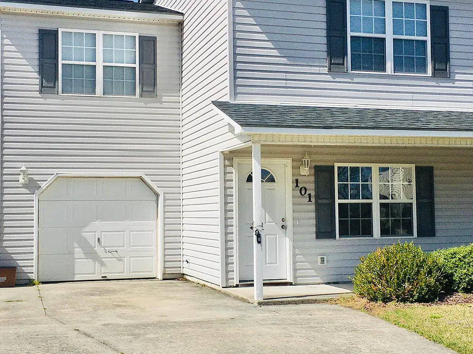 101 E Coopers Ct
