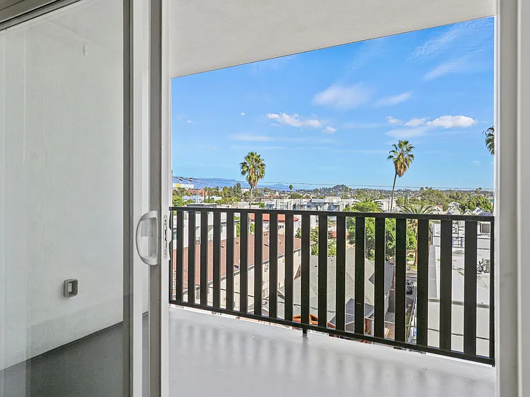 Western Lux — Photo 107
