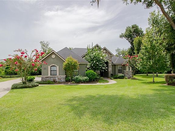 3rd image of 6924 Indian Creek Park Dr