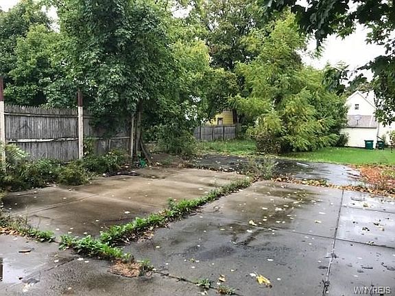 4th image of 569 West Ave