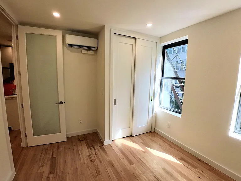 223 E 21st St #4F — Photo 5
