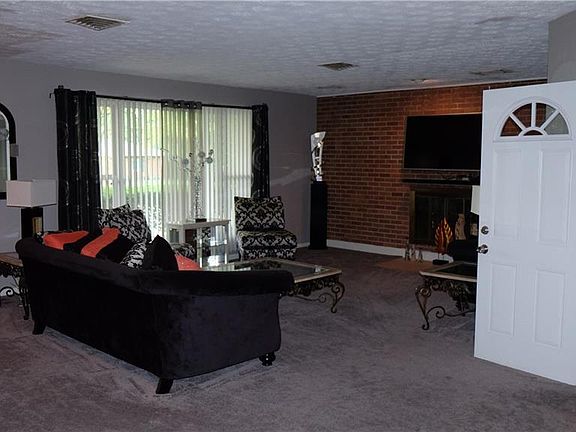 4th image of 3888 Seiber Ave