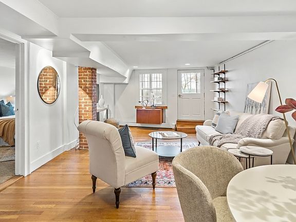 3rd image of 112 Pinckney St APT 5