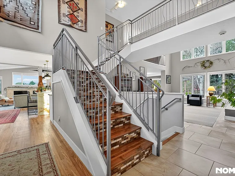 8433 Sawtooth Ln — Photo 18