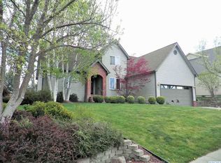 685 SE Meadow Vale Dr, Pullman, WA 99163