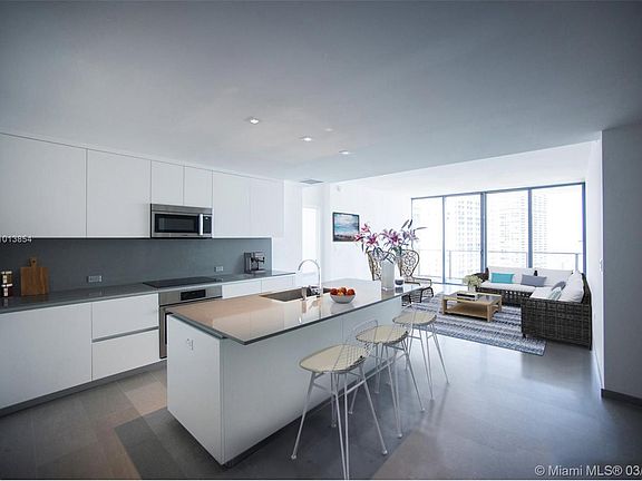 5th image of 68 SE 6th St #2303