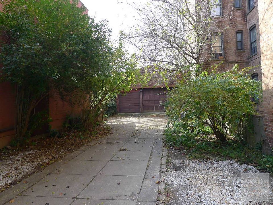 1st image of 178 E 31st St