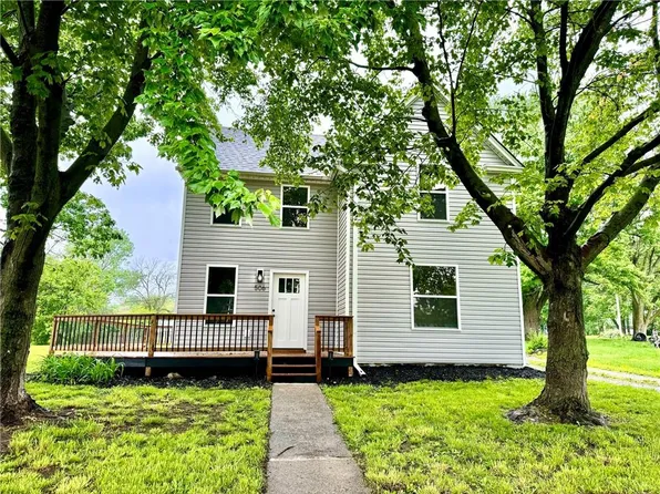 506 N 3rd St, Savannah, MO 64485