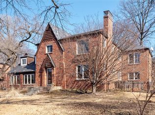 922 Audubon Dr, Saint Louis, MO 63105