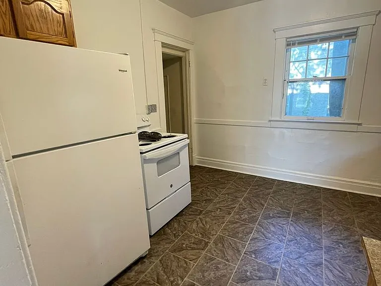 1116 Packard St — Photo 12
