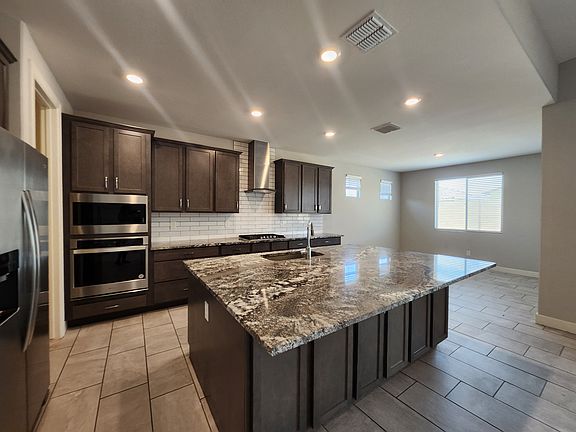 4th image of 18380 W Sandlewood Dr
