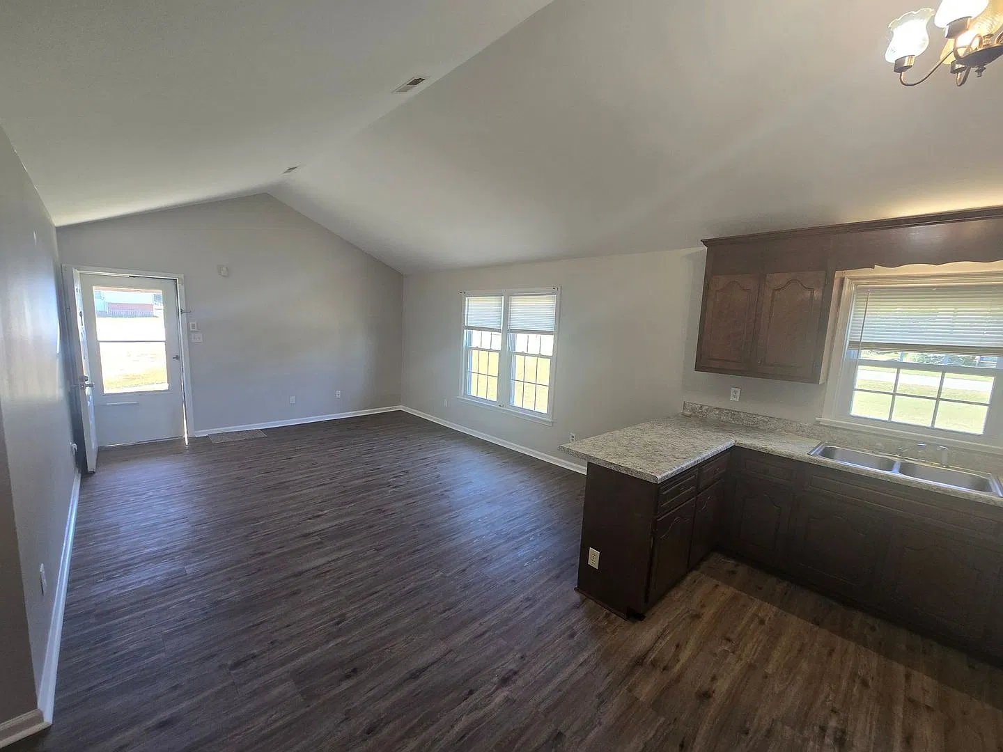 2 Bedroom Duplex In Prince George - Must View Before You Can Apply — Photo 4