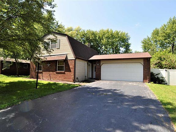3rd image of 301 Saint John Dr