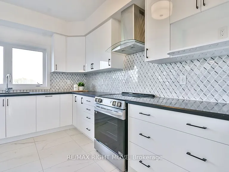 3721 Quayside Dr — Photo 10