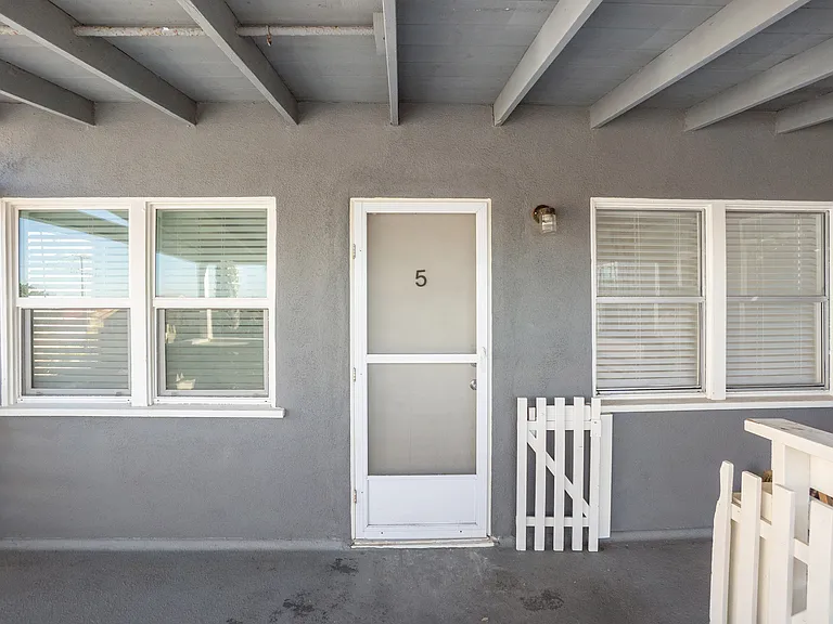 2540 Hermosa Ave — Photo 4