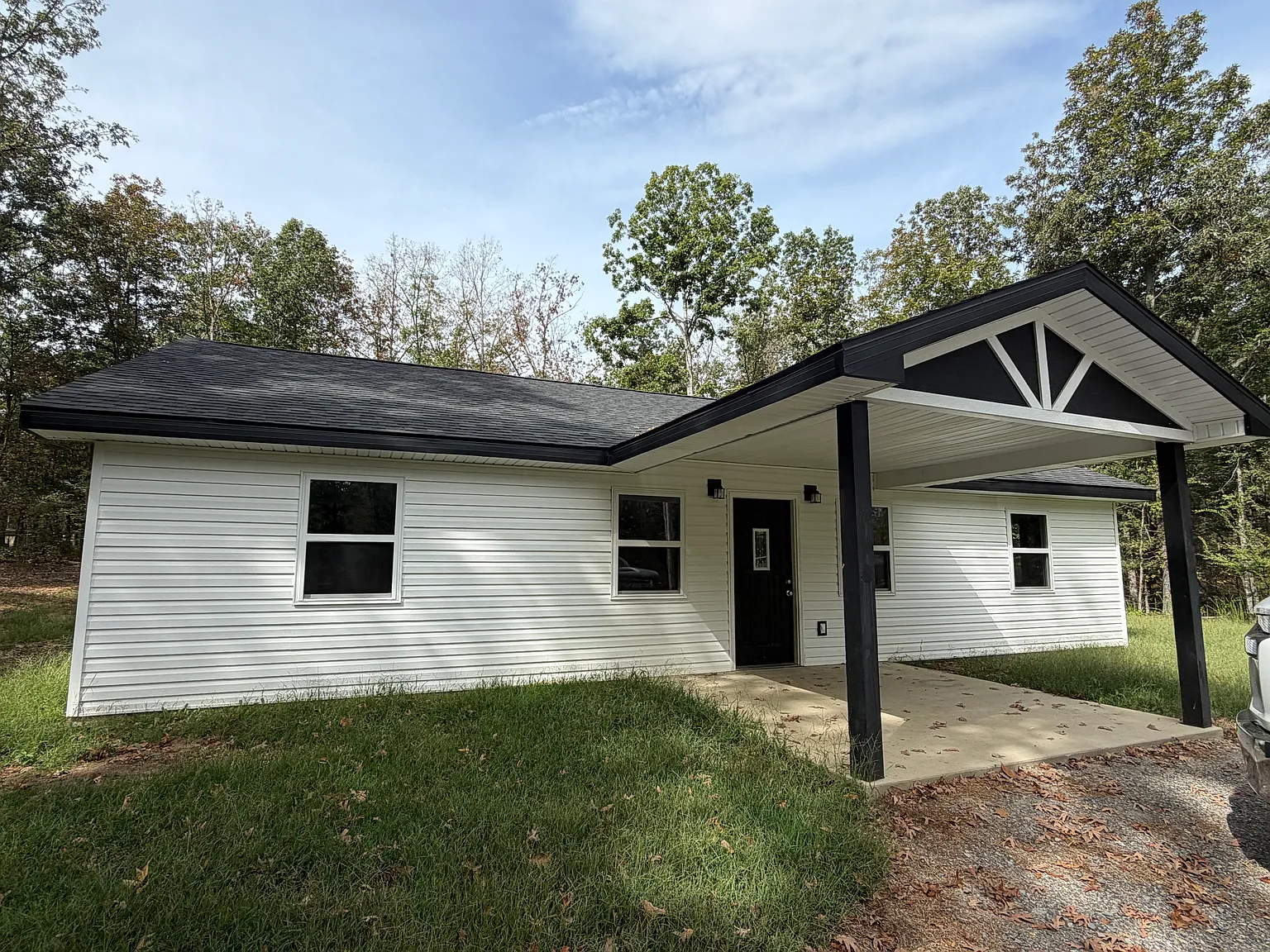 3 bed, 1500 sqft, $1,250 — Photo 1