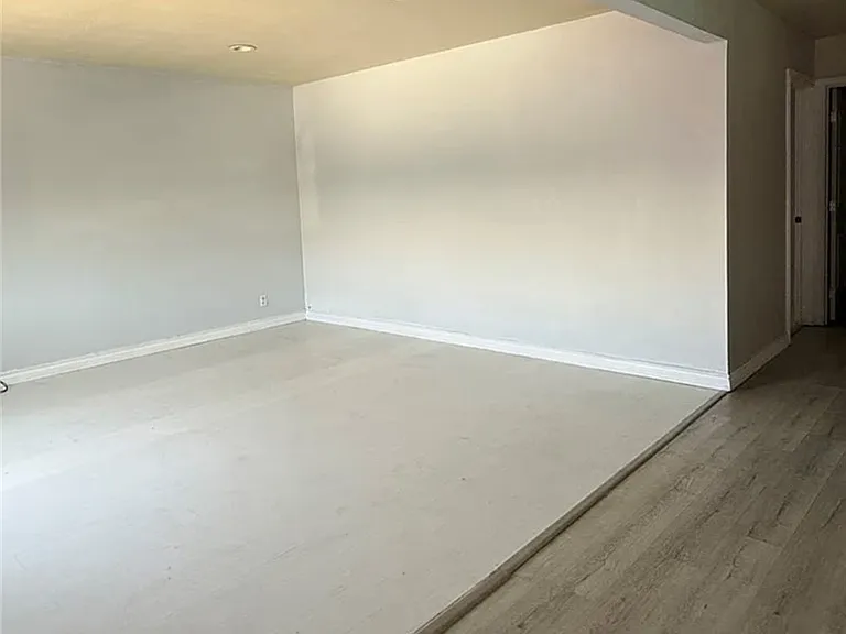 8402 Slater Ave — Photo 3