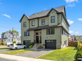 17B Chamberlain Ave, Little Ferry, NJ 07643