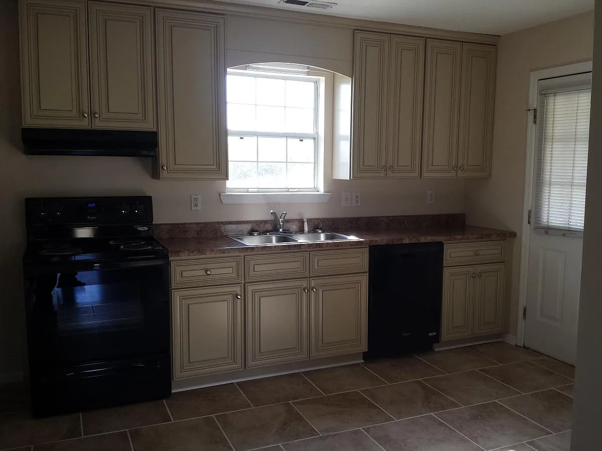 330 Baldwin Street SE — Photo 1