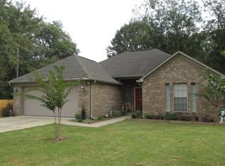 230 Bates St, Batesville, MS 38606