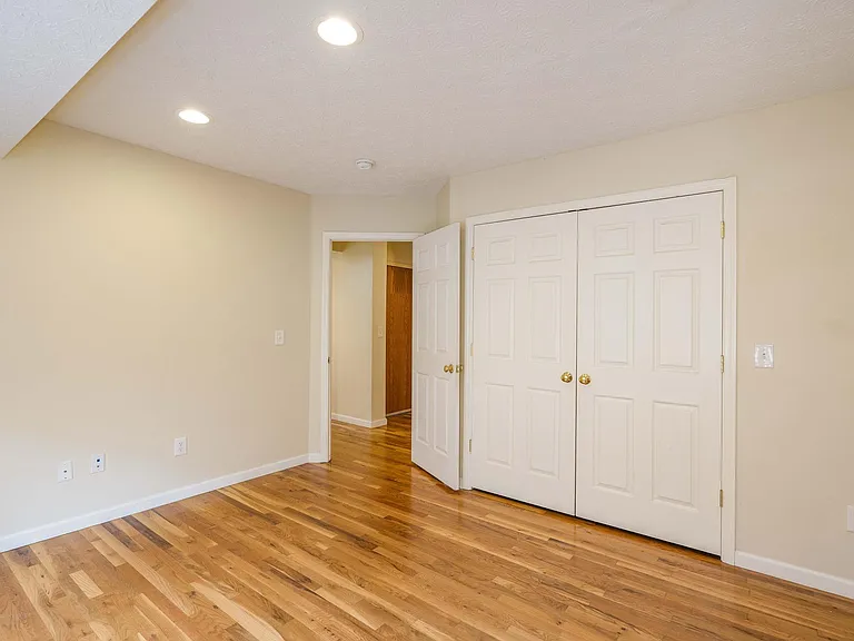 299 E 15th Ave #4 — Photo 8