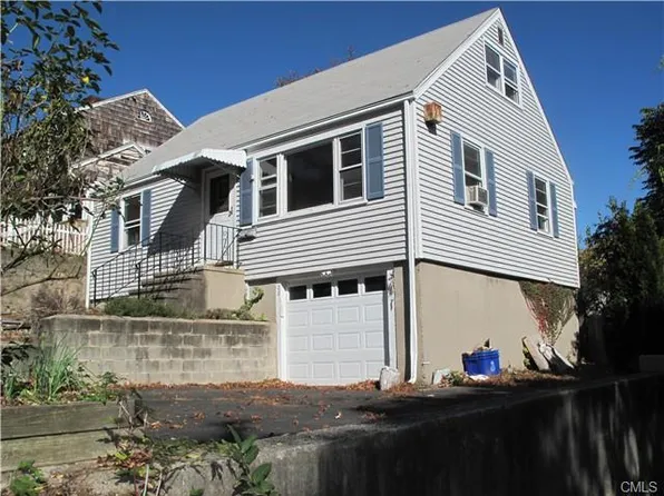 28 Massachusetts Ave, Fairfield, CT 06824