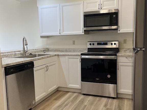 2nd image of 2411 Tawhee Dr #206