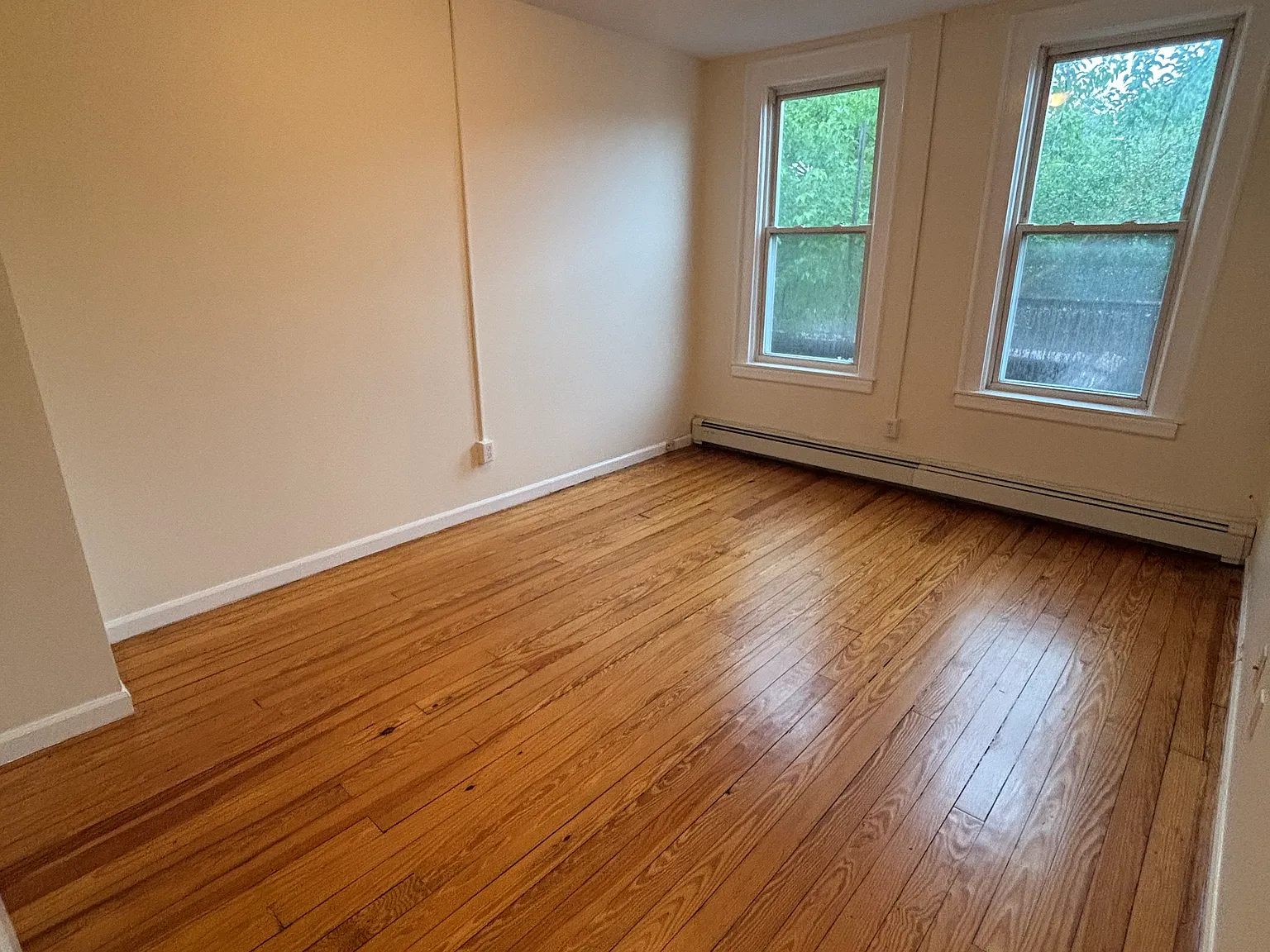 2 bed, 900 sqft, $2,400 — Photo 4