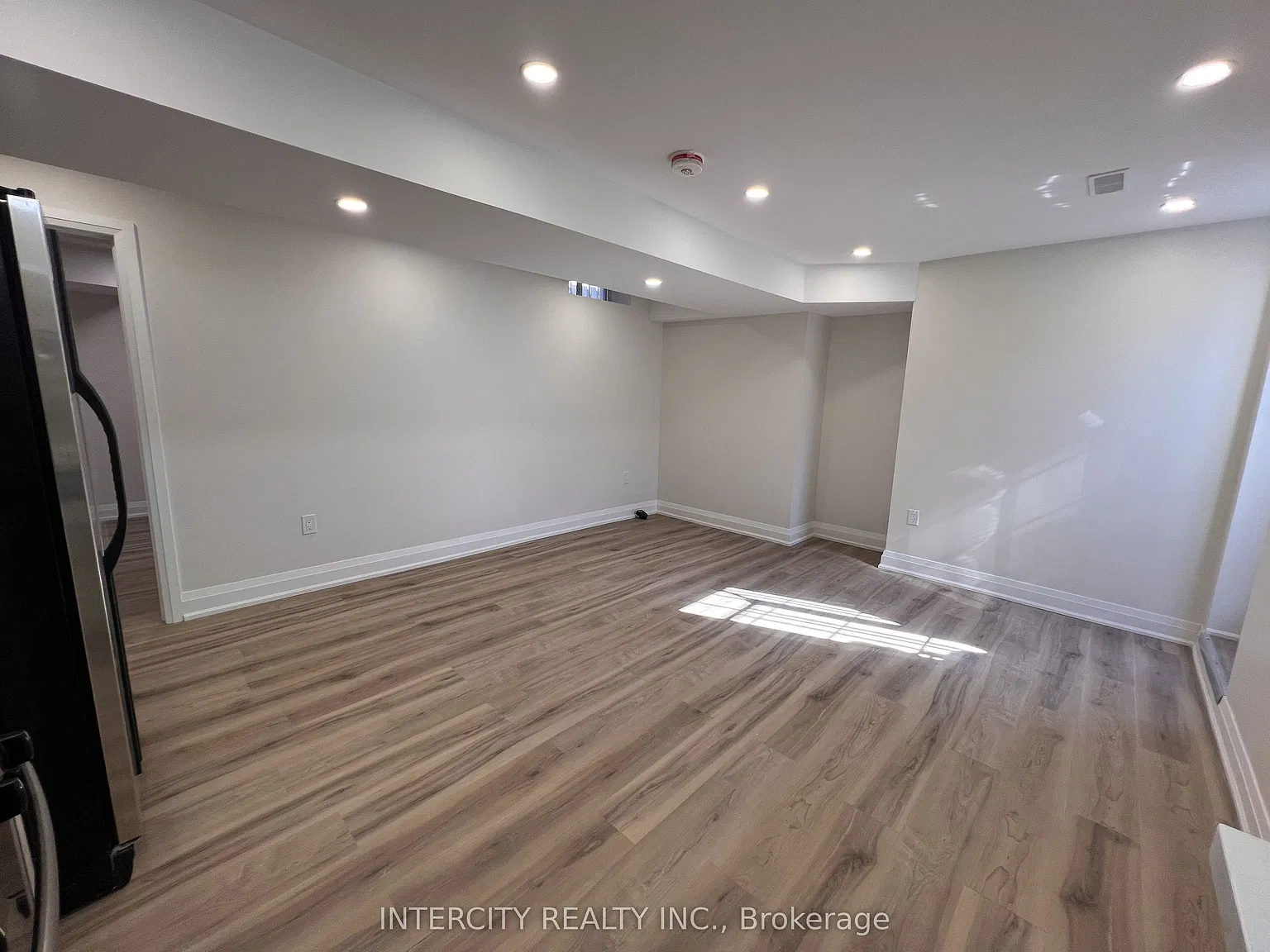 2 bed, $1,950 — Photo 3
