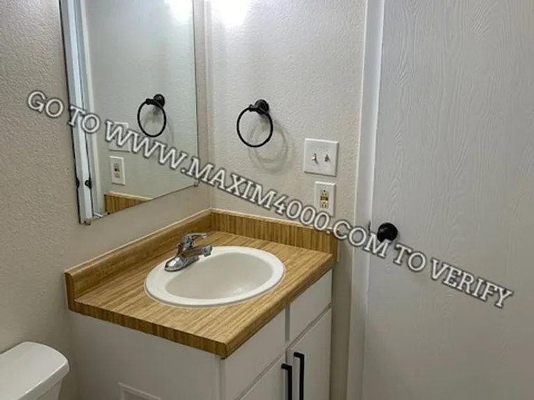 1140 Walnut Ave #15 — Photo 11