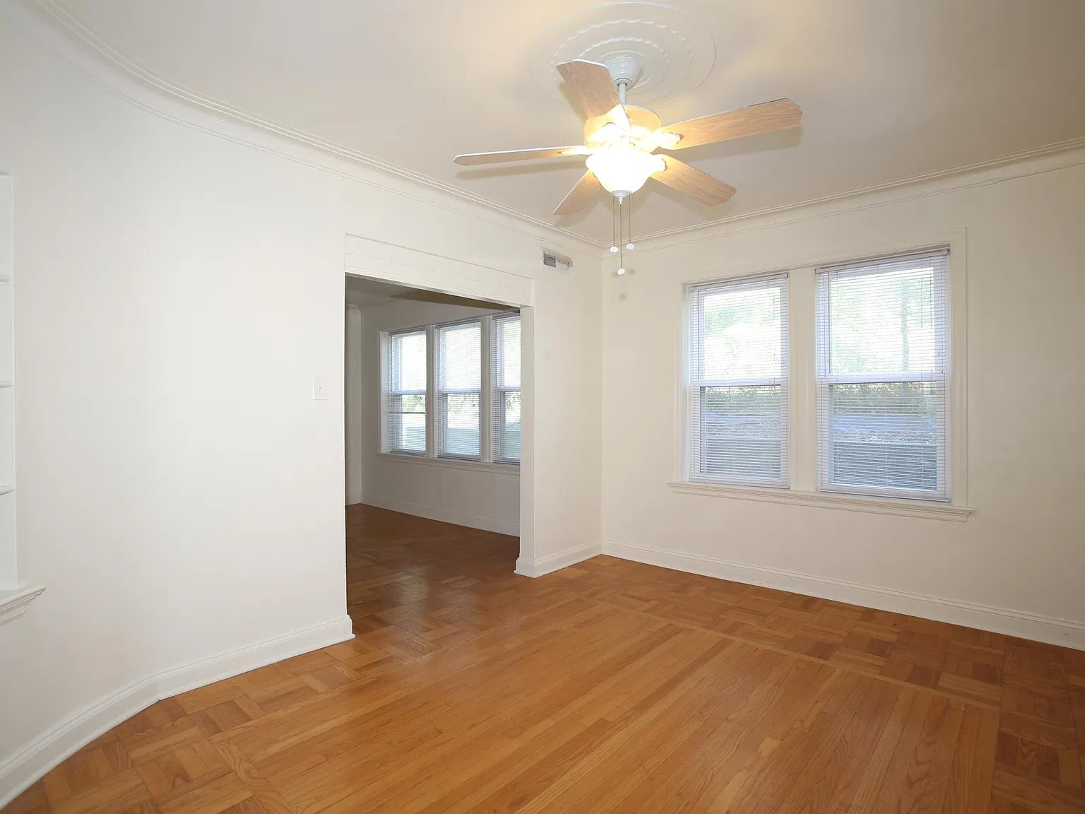 2 bed, 900 sqft, $1,400 — Photo 4