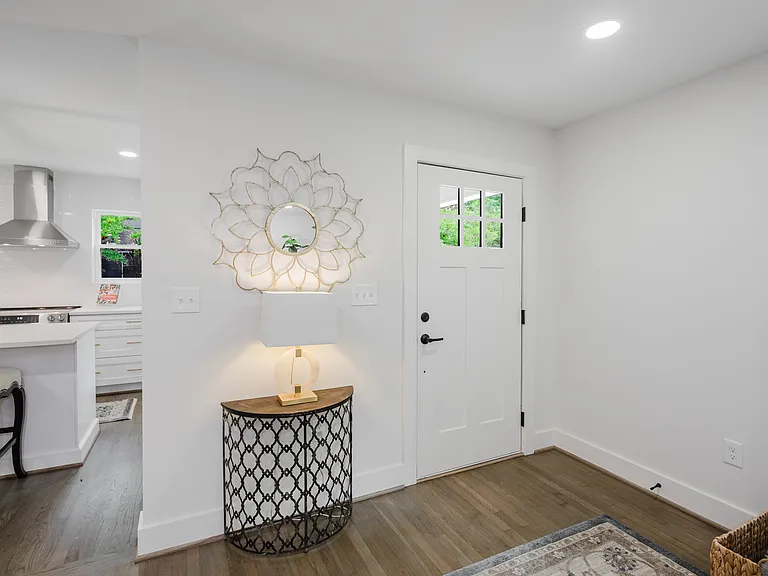 2260 Pine Ln — Photo 5