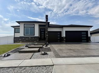 1013 Madden Rd, Hastings, NE 68901