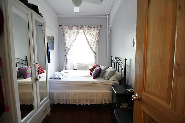 Rented by Julianna Realty Corp | media 9