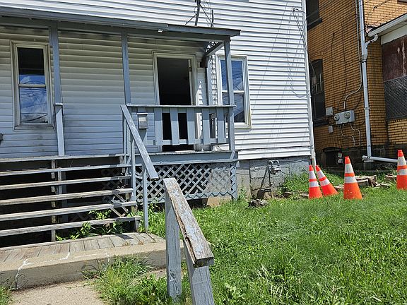 4th image of 29 E Kerr St #B