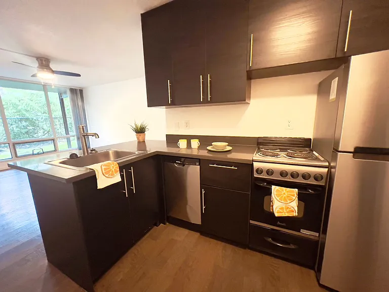 Milan Apartments — Photo 12
