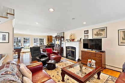 4th image of 30 Bay View Dr E