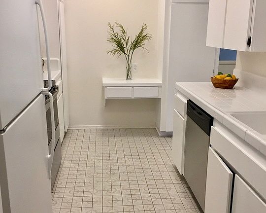 5th image of 5625 Green Valley Cir APT 208