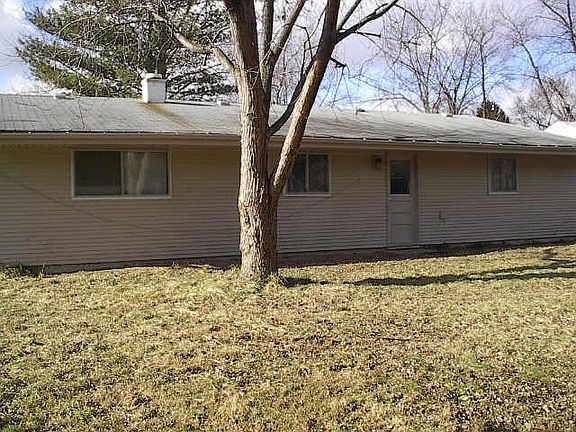 2nd image of 4101 N Eisenhower Dr