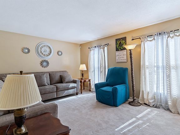 5th image of 212 Willow Oaks Dr