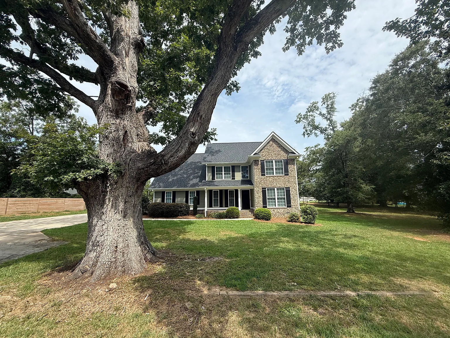 5 bed, 2248 sqft, $3,000 — Photo 1