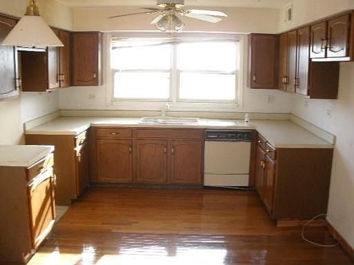 4th image of 4020 Lindenwood Ln