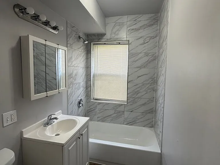 7000 S Stewart Ave — Photo 16