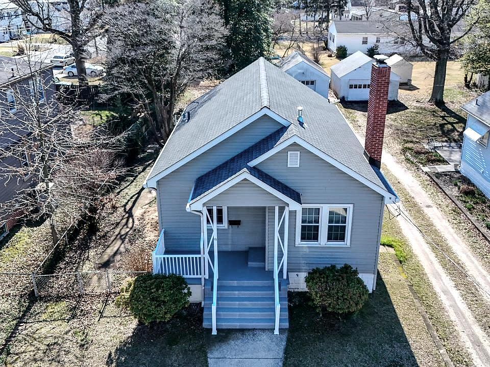 1st image of 19 Beach Ave