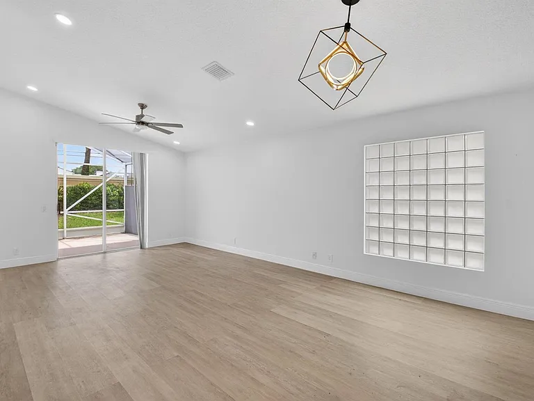 11728 Dove Hollow Ave — Photo 12