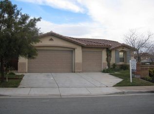 1104 Carnation Ln, Beaumont, CA 92223