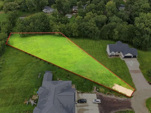 374 Arrowhead Ln, Lisbon, IA 52253