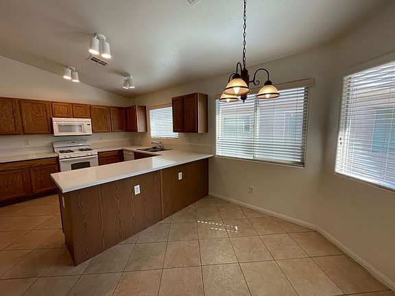 3rd image of 3323 Blue Ash Ln