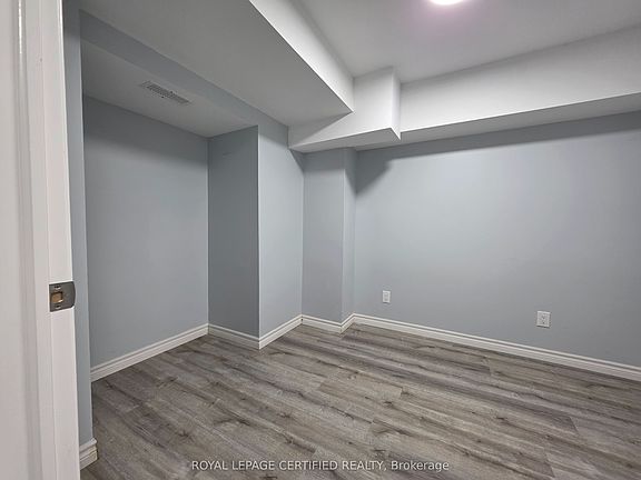 5th image of 100 Chase Cres #Basement