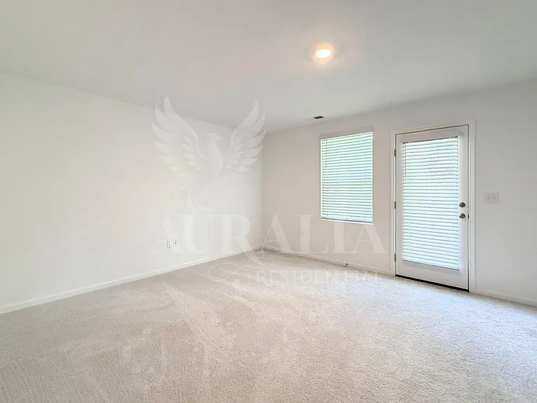 3611 Elm Grove Ln — Photo 6